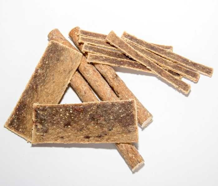 Meat biscuit snack pieces